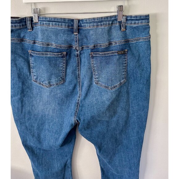 Evy's Tree Medium Wash Bootcut Jeans - Picture 6 of 9